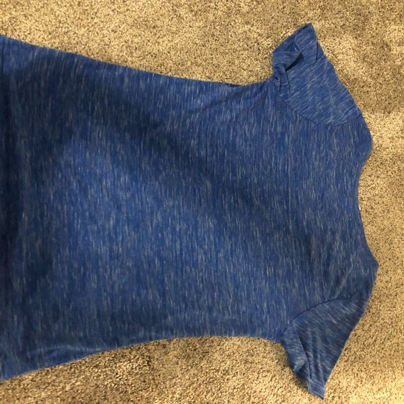 UK Women's V-neck / Creative Apparel / Like New! - Picture 4 of 4